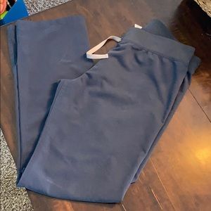 NWOT dark harbor figs Livingston med/tall scrubs